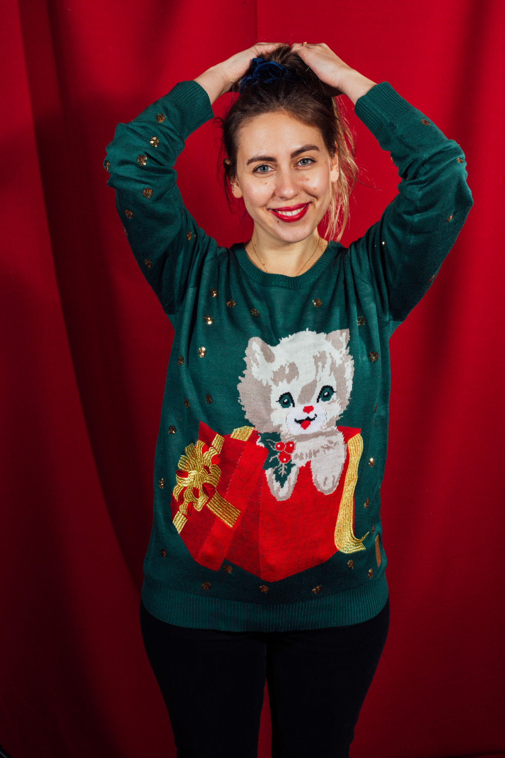 Kitty Present Sweater